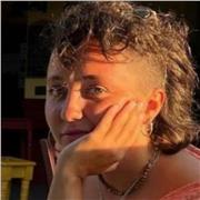 Profesora de filosofía y otras materias apta para todos los niveles y edades.